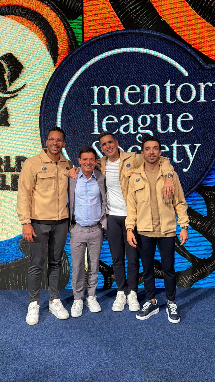 Ricardo Mello com Flávio Augusto, Caio Carneiro e Joel Jota — fundadores da Mentoring League Society